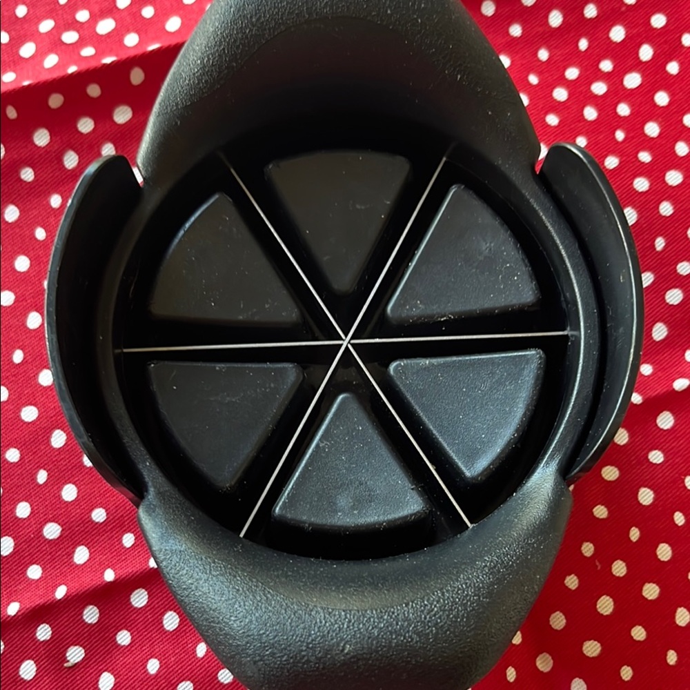 Pampered Chef Black Sectioned Tool